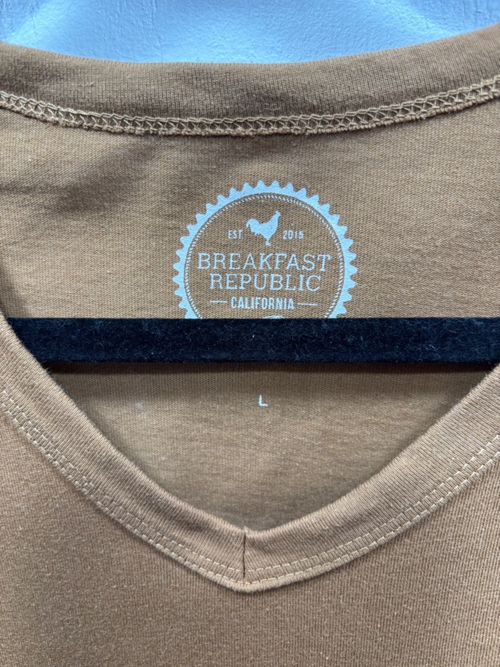 Breakfast Republic Southern California breakfast Graphic V-Neck T-Shirt SZ LRG - Picture 2 of 5